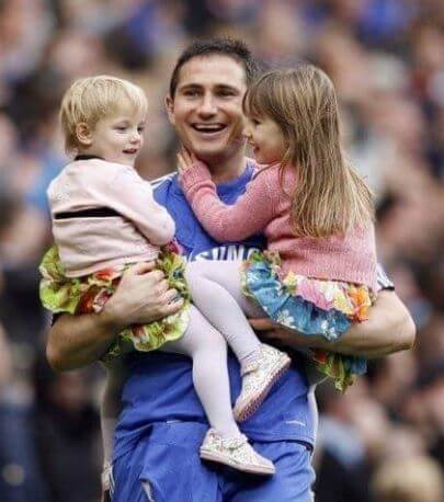 Childhood picture of Luna Lampard and her sister with dad, Frank Lampard.